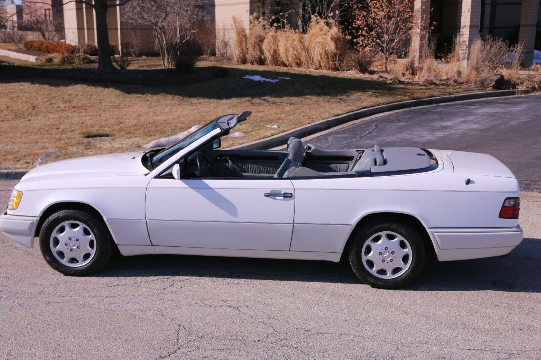 RARE 1994 Mercedes Benz E320 cabriolet 44,000 miles, four person two door RARE 1994 Mercedes-Benz E-Class Convertible