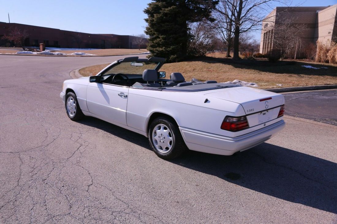 1994 Mercedes-Benz E-Class Convertible - photo 2