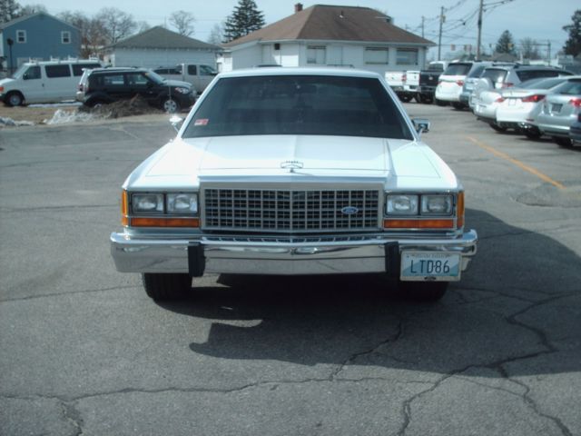 1986 Ford Crown Victoria - photo 4