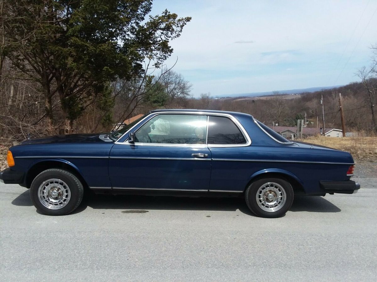 RARE 300CD 79K ORIGINAL MILES DIESEL COUPE 300D 300TD 2DR COUPE UNDER 100K RARE 1982 Mercedes-Benz 300-Series W123