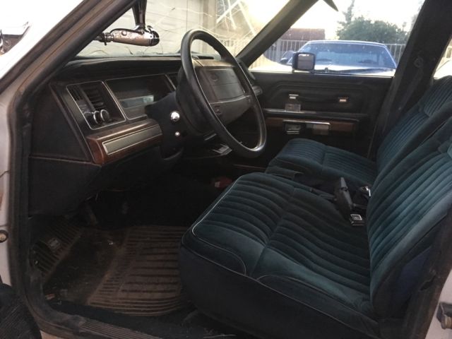 1990 Ford Crown Victoria - photo 13