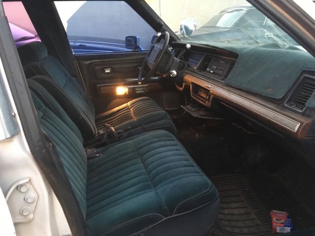1990 Ford Crown Victoria - photo 4