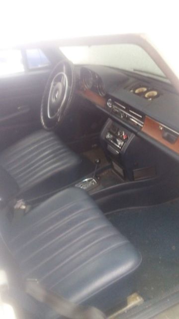 1970 Mercedes-Benz 200-Series Silver - photo 11