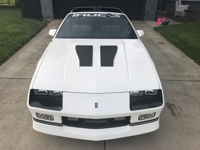 1989 Chevrolet Camaro IROC - photo 4