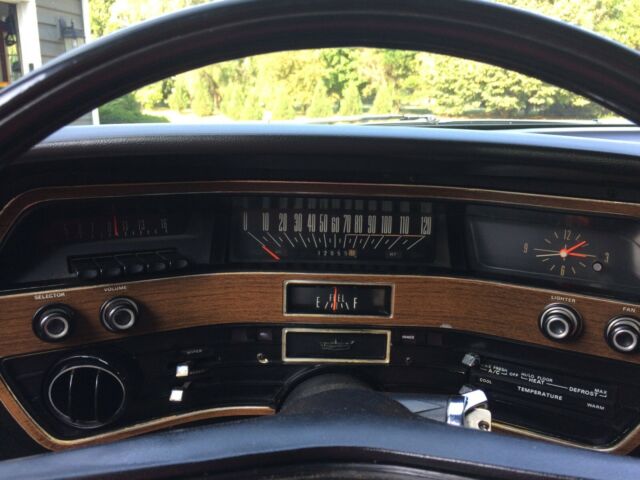 1970 Ford Galaxie XL - Bucket Seats - photo 2