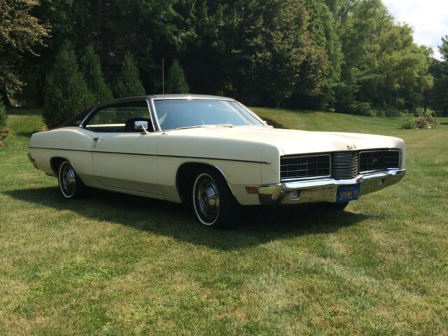 1970 Ford Galaxie XL - Bucket Seats - photo 4