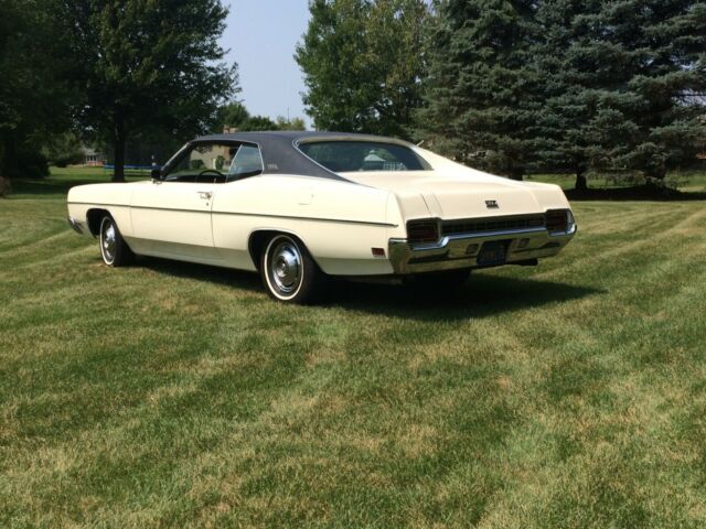 1970 Ford Galaxie XL - Bucket Seats - photo 5