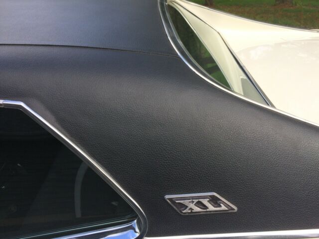 1970 Ford Galaxie XL - Bucket Seats - photo 8
