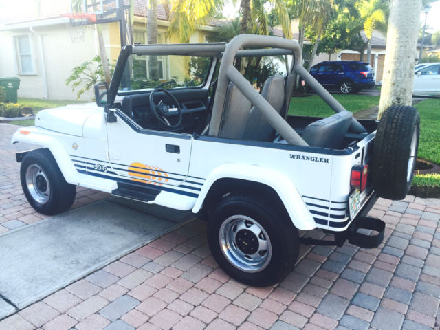 1990 Jeep Wrangler Islander - photo 2