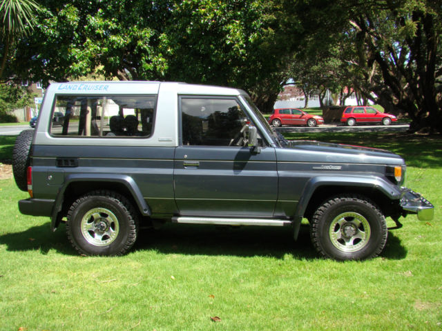 1991 Toyota Land Cruiser Toyota factory cloth - photo 3