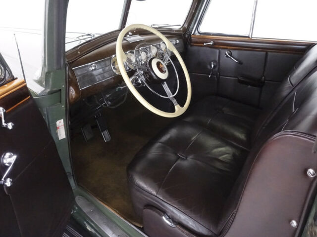 1939 Packard Model 1708 Twelve Convertible Sedan - photo 7