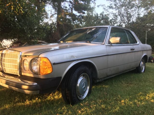 Rare Arizona Rust Free Straight 1979 Mercedes Benz 300CD Diesel Coupe Project 1979 Mercedes-Benz 300-Series 300CD