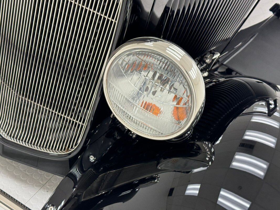 1932 Ford Model B 400 Convertible Sedan - photo 12
