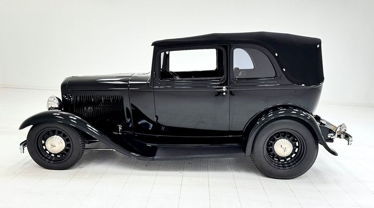 1932 Ford Model B 400 Convertible Sedan - photo 3