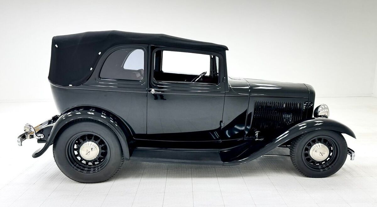 1932 Ford Model B 400 Convertible Sedan - photo 9