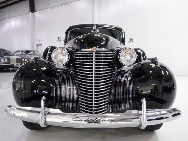 1940 Cadillac Fleetwood Series 75 Formal Sedan - photo 2