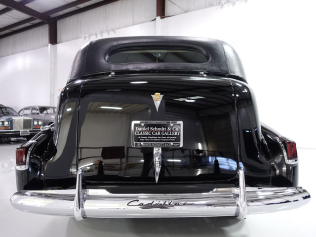 1940 Cadillac Fleetwood Series 75 Formal Sedan - photo 4