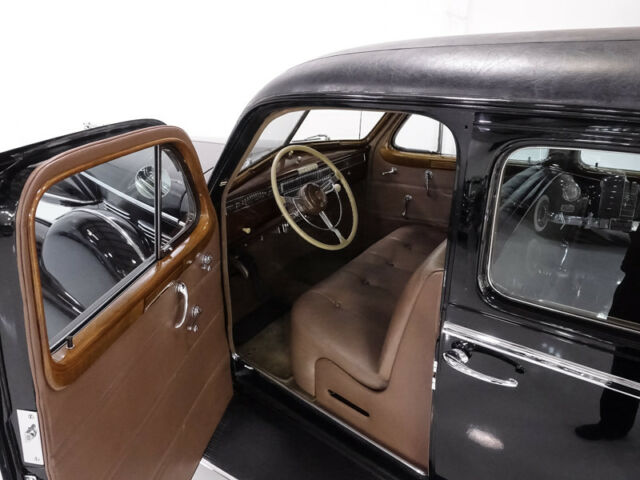1940 Cadillac Fleetwood Series 75 Formal Sedan - photo 7