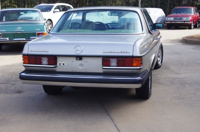 1985 Mercedes-Benz 300-Series W123 300CD - photo 4