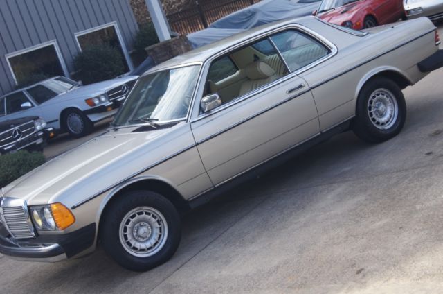 1985 Mercedes-Benz 300-Series W123 300CD - photo 5