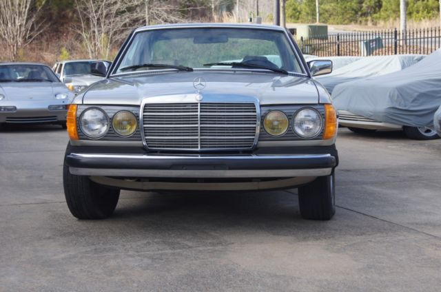 1985 Mercedes-Benz 300-Series W123 300CD - photo 6