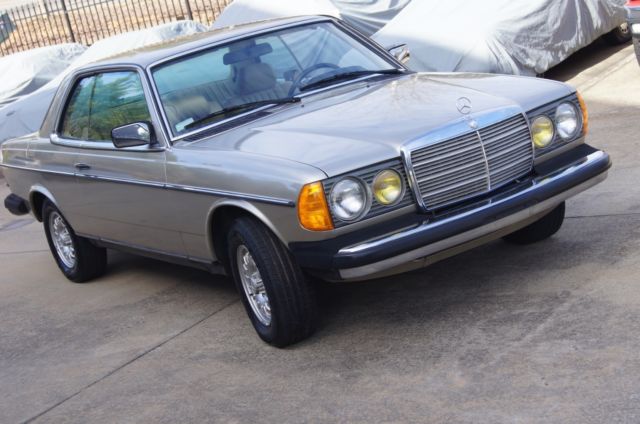 1985 Mercedes-Benz 300-Series W123 300CD - photo 7