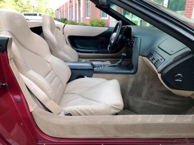 1994 Chevrolet Corvette Base Convertible 2-Door - photo 11