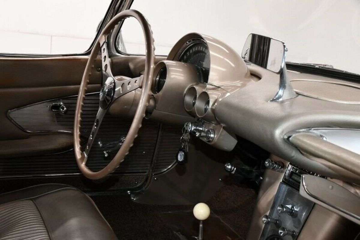 1961 Chevrolet Corvette - photo 10