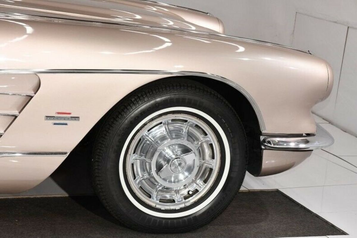 1961 Chevrolet Corvette - photo 12