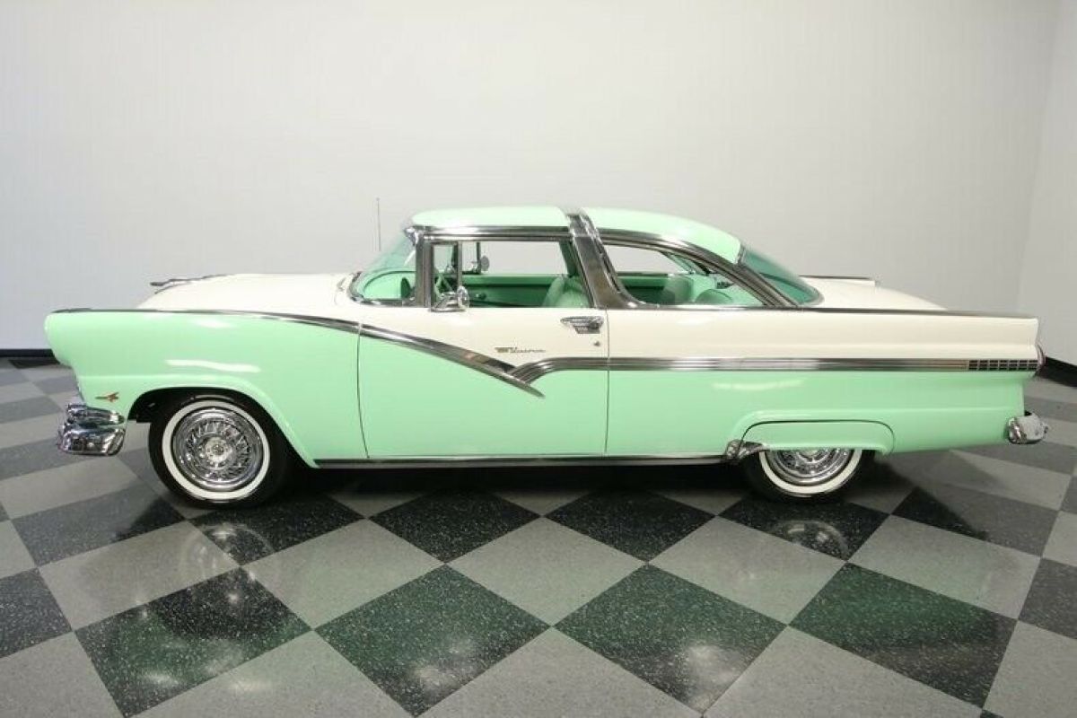 1956 Ford Crown Victoria - photo 3
