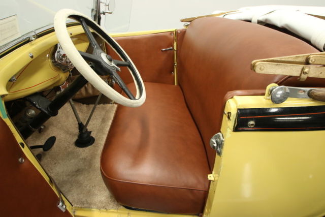 1931 Ford Modle A Deluxe Roadster - photo 4