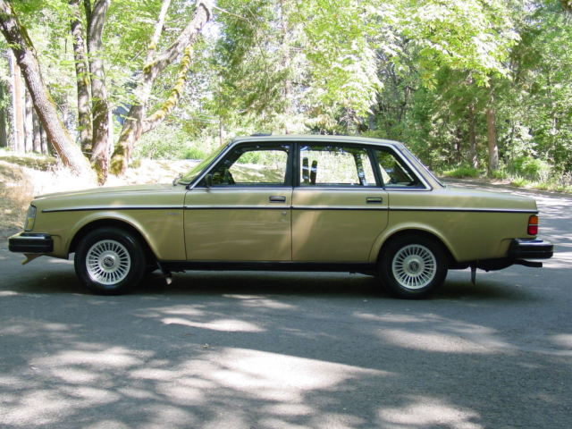 1982 Volvo 240 - photo 2