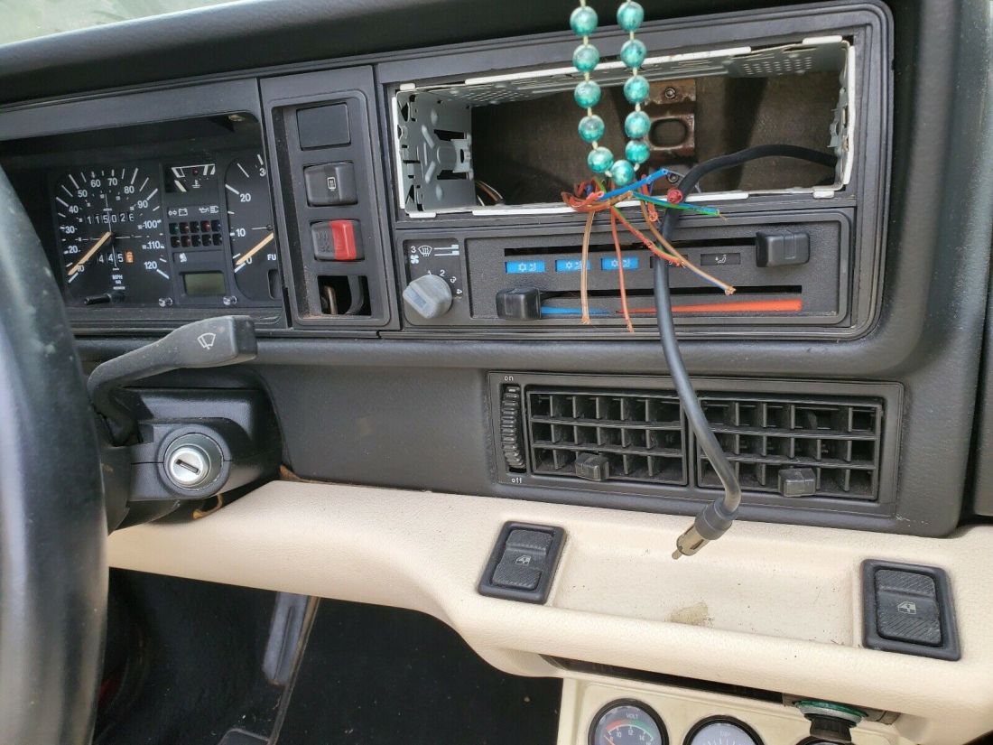 1993 Volkswagen Cabriolet - photo 11