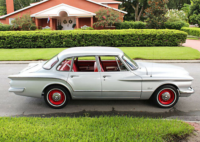 1960 Plymouth Valiant V200 SEDAN - RARE FIRST YEAR MODEL - photo 2