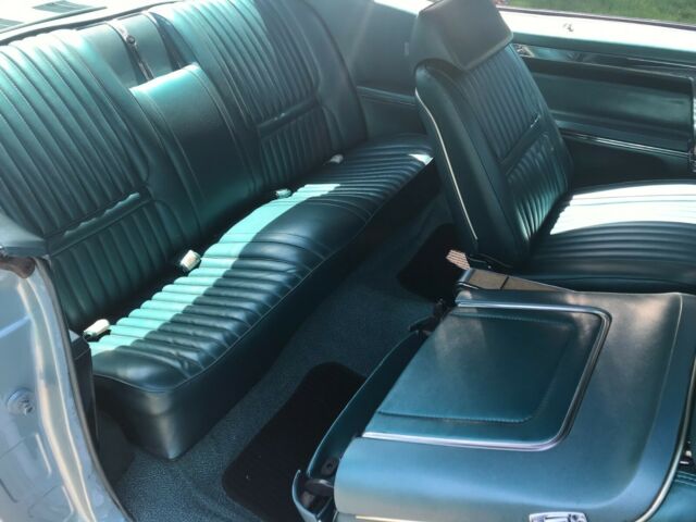 1967 Buick Riviera Riviera Custom - photo 10
