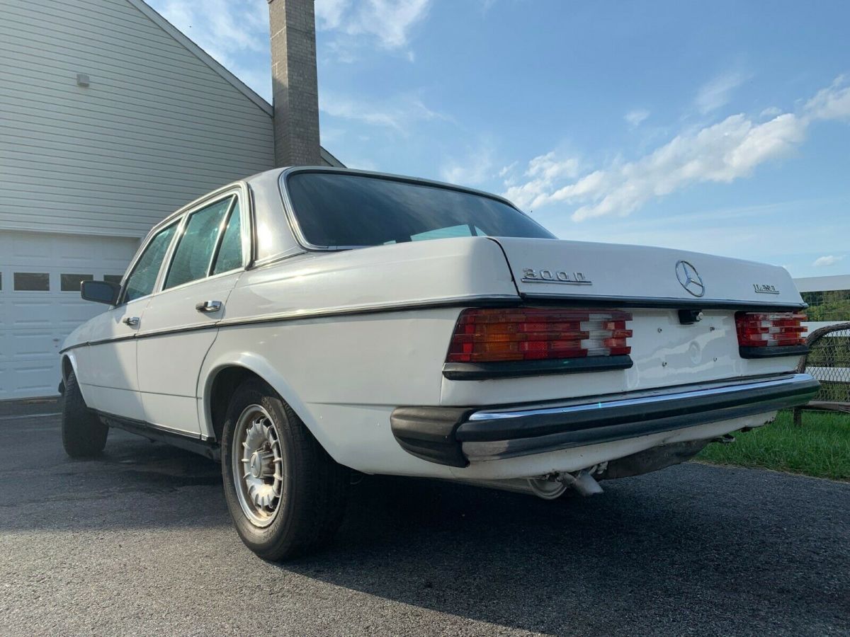 1980 Mercedes-Benz 300-Series - photo 11