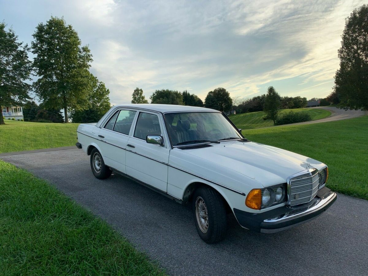 1980 Mercedes-Benz 300-Series - photo 2