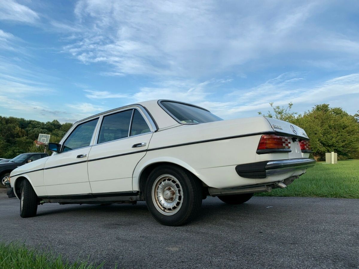 1980 Mercedes-Benz 300-Series - photo 5