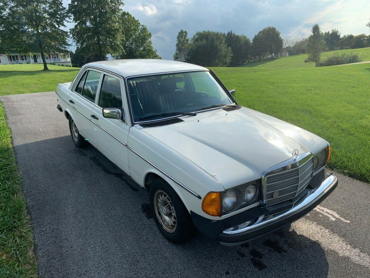 1980 Mercedes-Benz 300-Series - photo 9