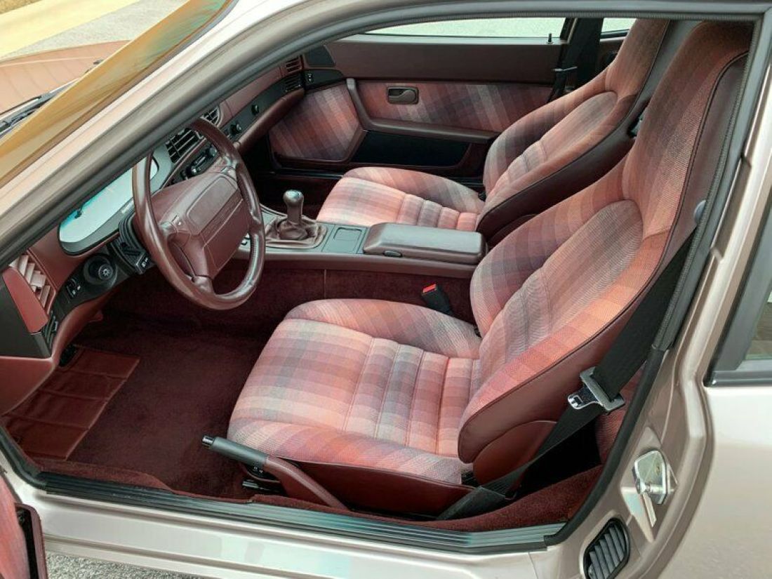 1988 Porsche 944 Turbo S - photo 11