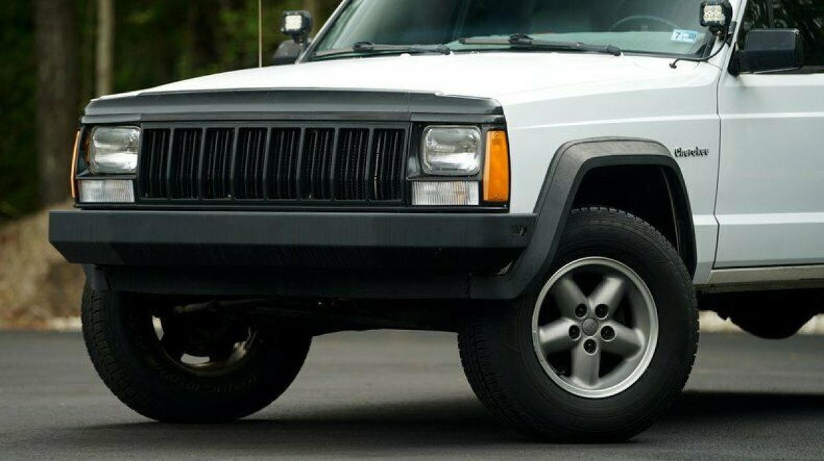 1992 Jeep Cherokee 4dr Wagon Base - photo 2