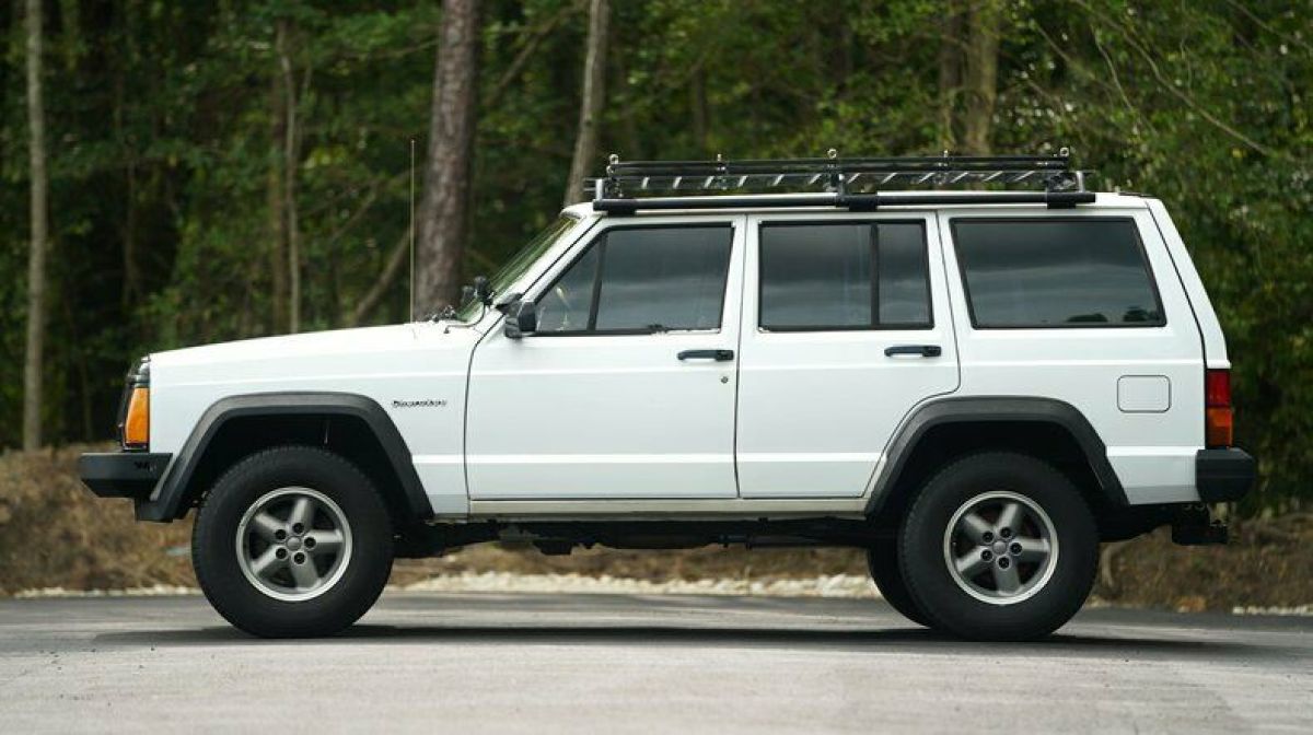 1992 Jeep Cherokee 4dr Wagon Base - photo 3
