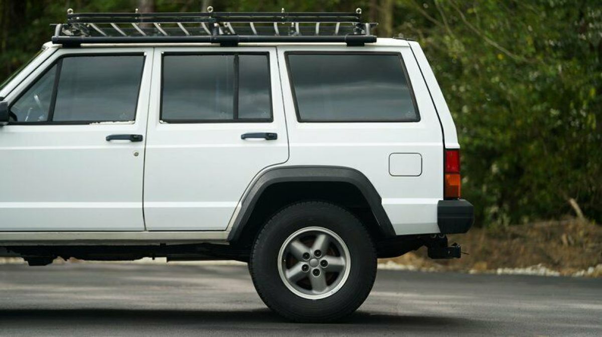 1992 Jeep Cherokee 4dr Wagon Base - photo 5