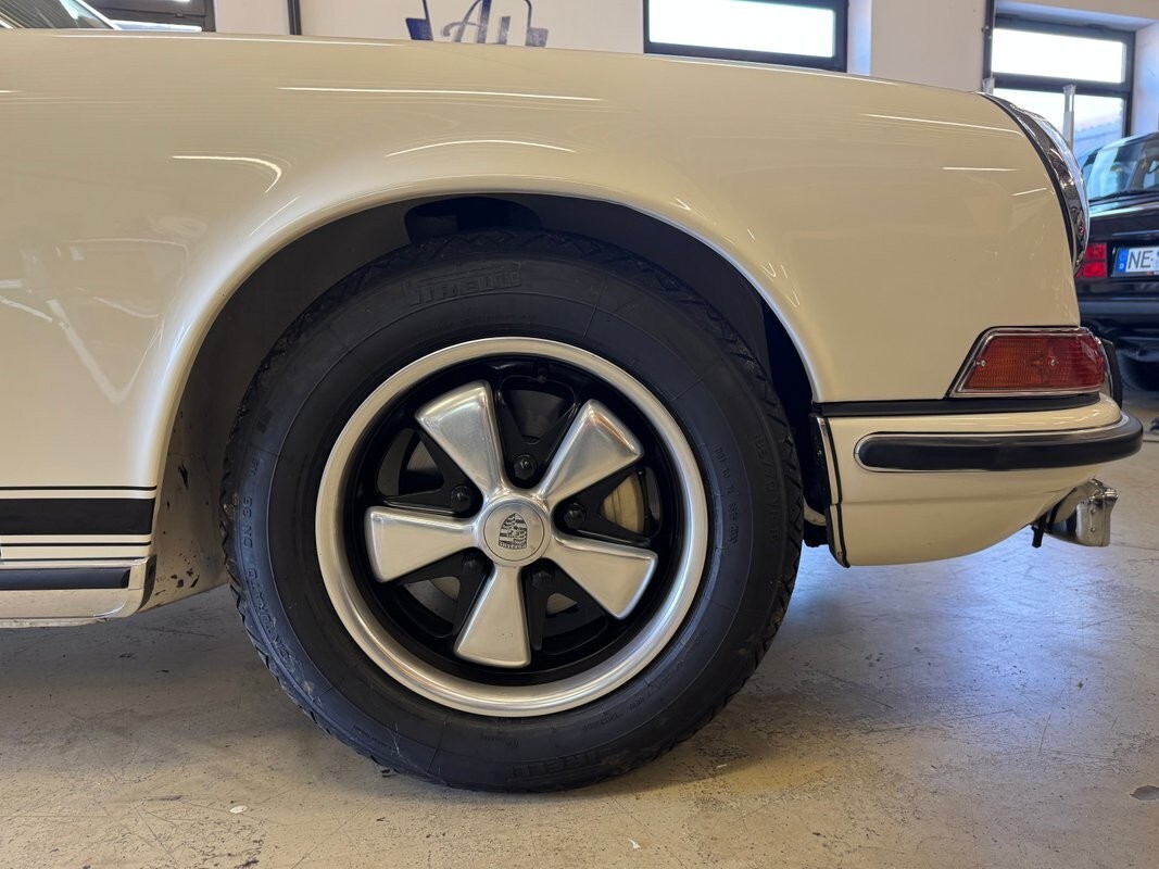1969 Porsche 911 - photo 11