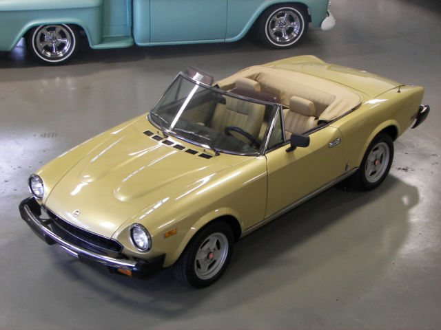 Rare Limited Edition 1981 Fiat Spider LOW MILES, Nicely Restored Show and Go!! 1981 Fiat Spider 2000 Spider 2000