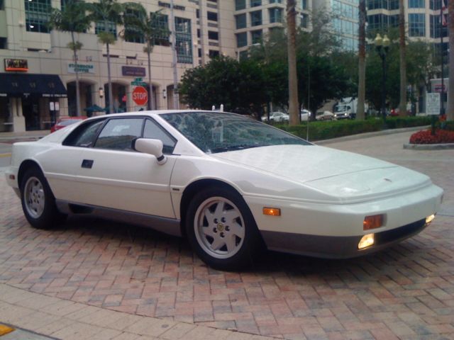 1989 Lotus Esprit White with Metallic Gray Trim - photo 9