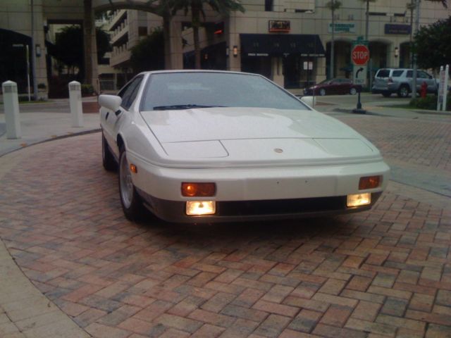 1989 Lotus Esprit White with Metallic Gray Trim - photo 8