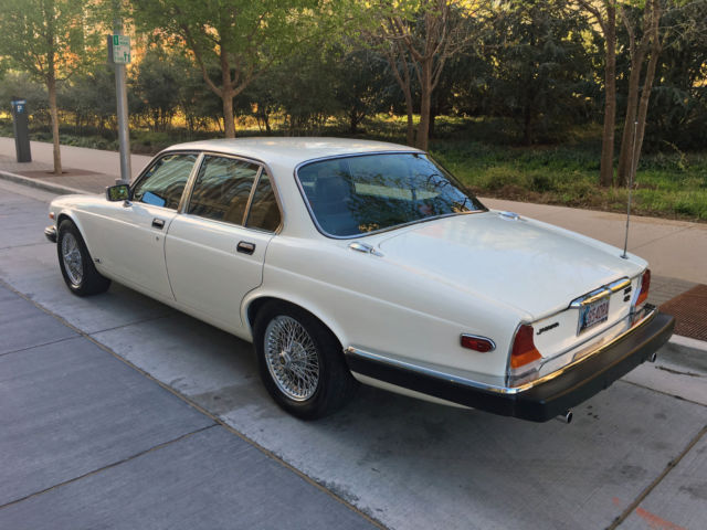 1981 Jaguar XJ6 - photo 3