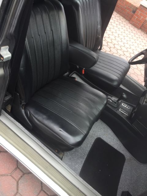 1976 Mercedes-Benz 200-Series E Class - photo 10