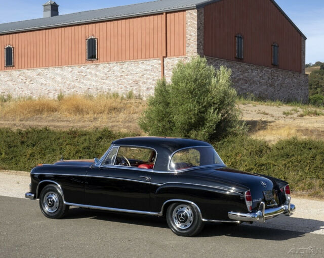 1960 Mercedes-Benz 200-Series Ponton 220SE Coupe - photo 3